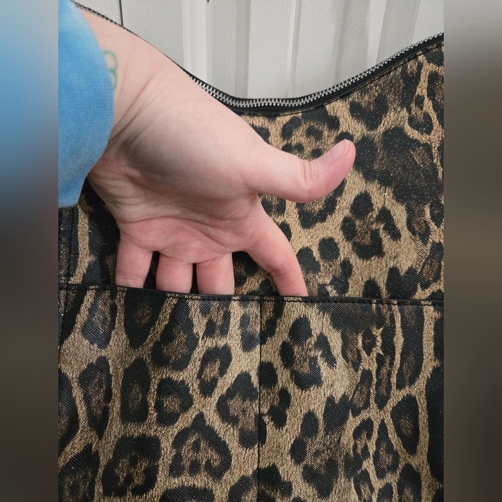 Tahari shoulder bag - Picture 11 of 16